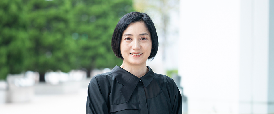 野村 律子