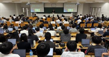 藤崎実メディア学部准教授の授業で、電通PRコンサルティングの新井健太氏が特別講義！