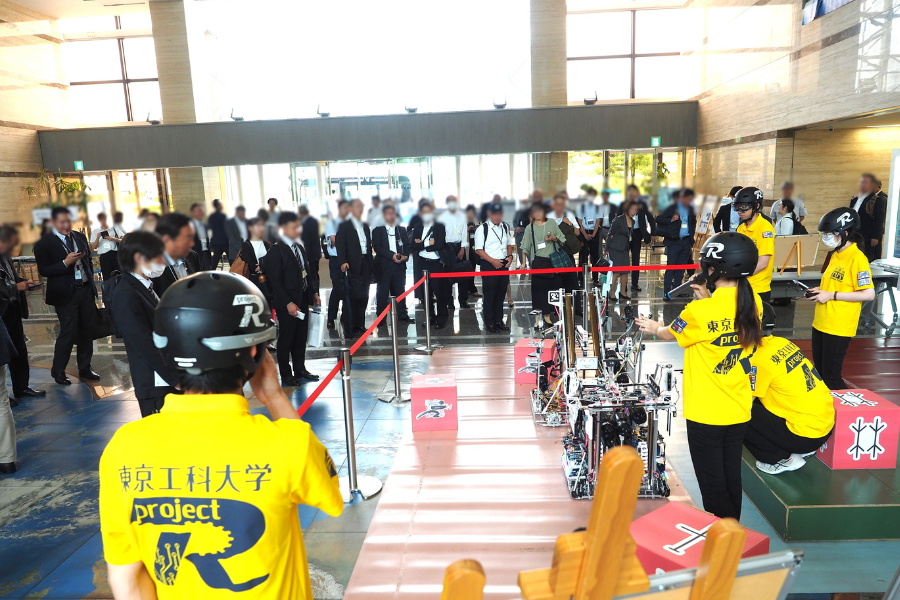 京工科大学ロボコン挑戦プロジェクトの実機展示